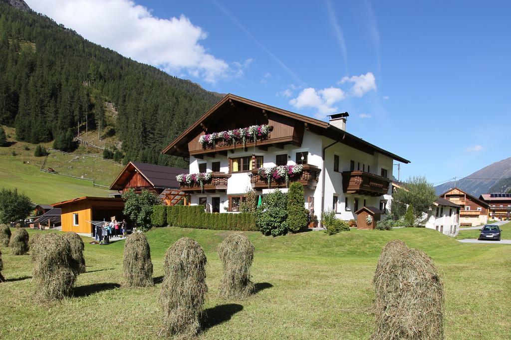 Haus Bergfreund Apartment Sankt Leonhard im Pitztal Exterior photo
